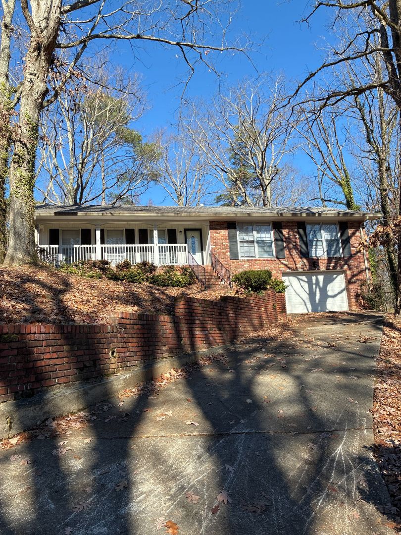 Birmingham House: 536 Ferndale Rd