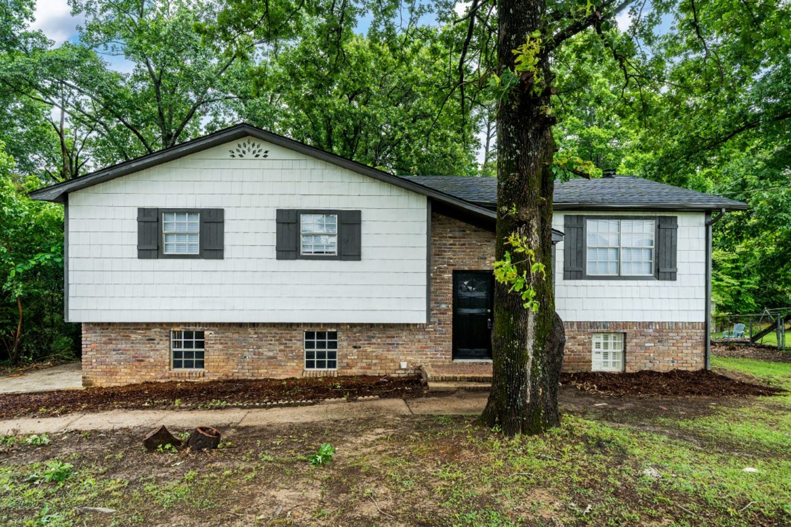 Bessemer House: 1275 Glenridge Ln