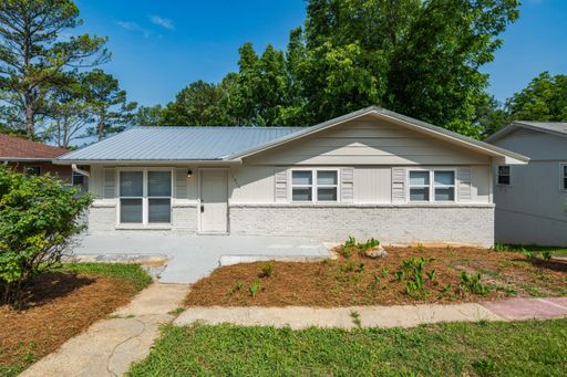 Spacious & Renovated 3-Bedroom Home with Finished Basement & Large Deck! – photo 1