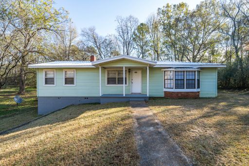 Pet-Friendly 4BR Home with Granite Counters & Spacious Rooms! – photo 1