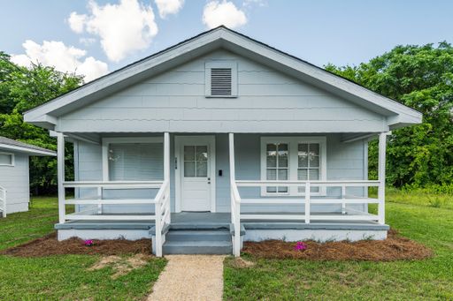 Move in Ready- This One Won't Last Long! – photo 1