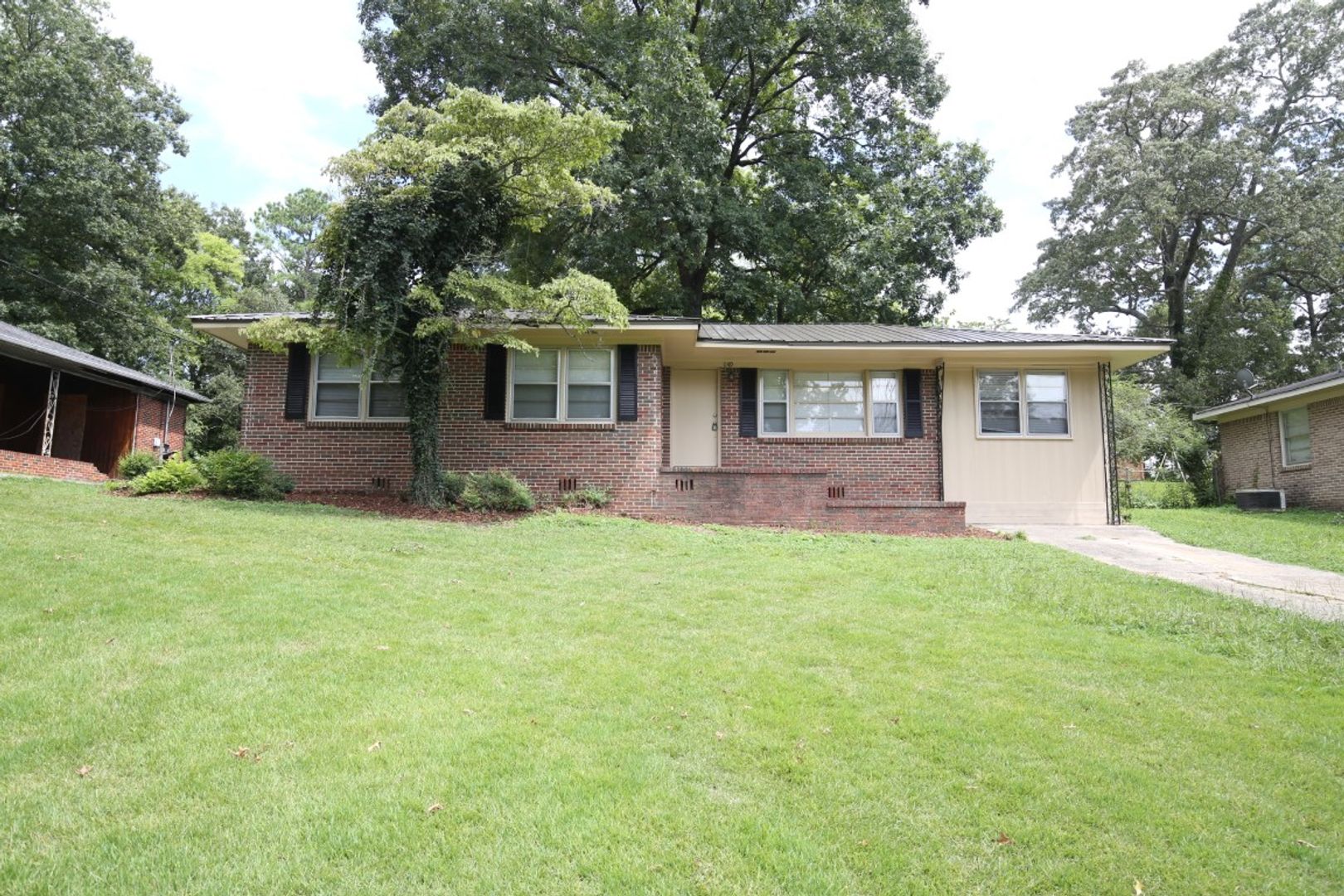 Birmingham House: 1149 Carnation Dr