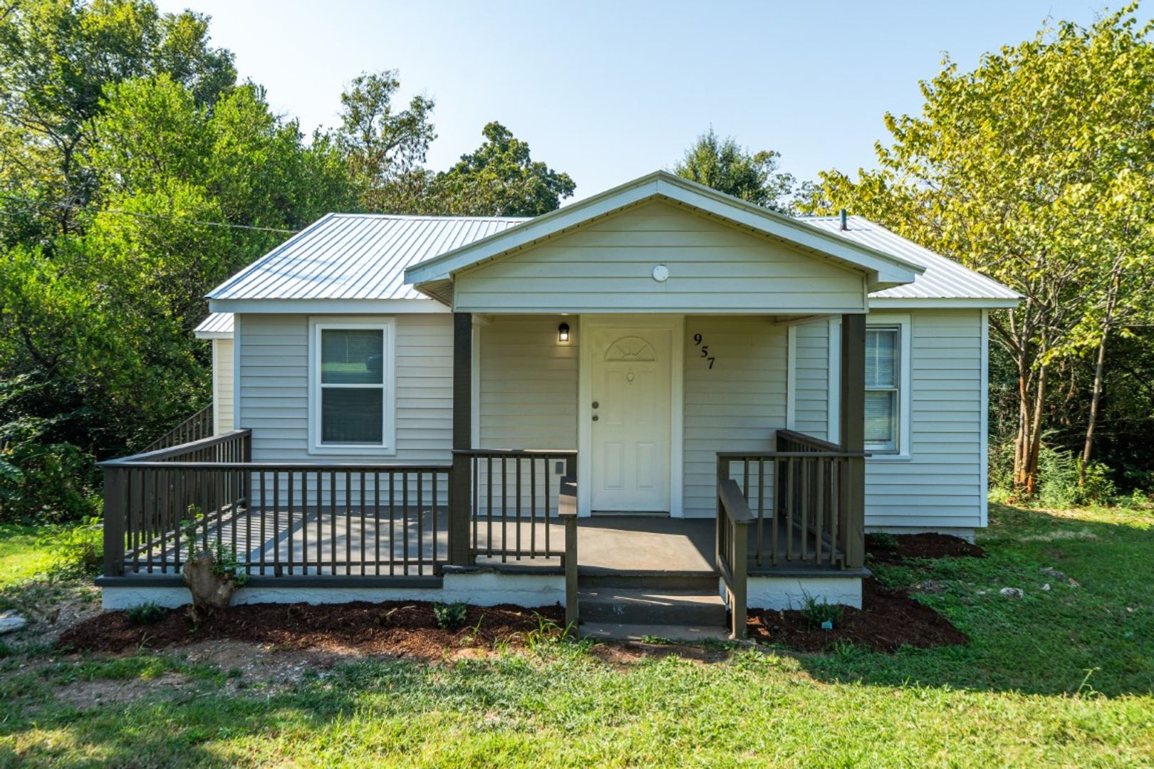 Birmingham House: 957 Hillcrest Ave