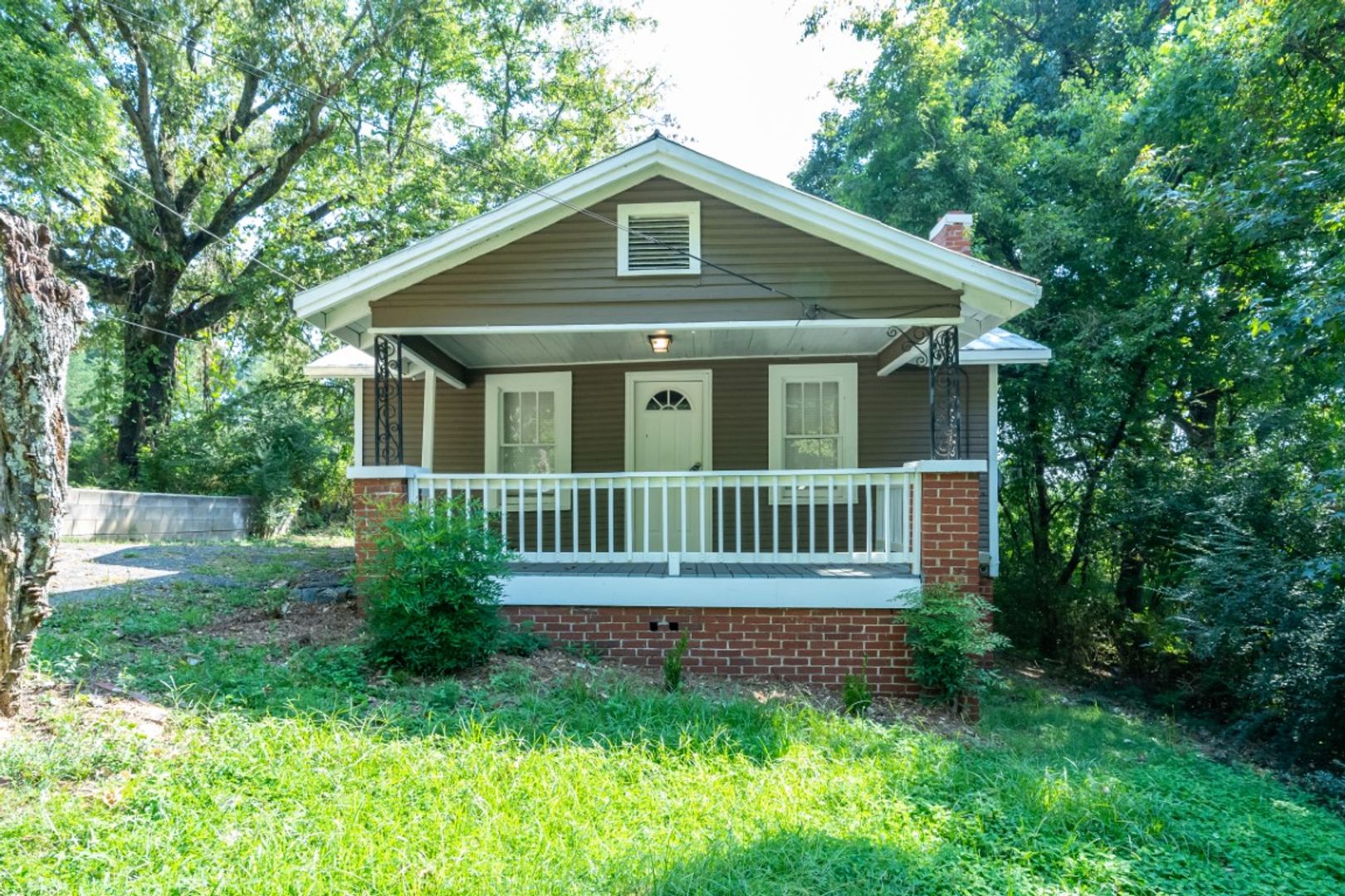 Hueytown House: 113 Knight Ave