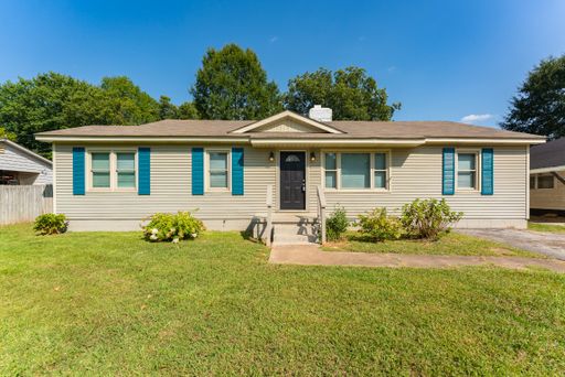 Move-In Ready Comfort – 4 Bed, 2 Bath! – photo 1