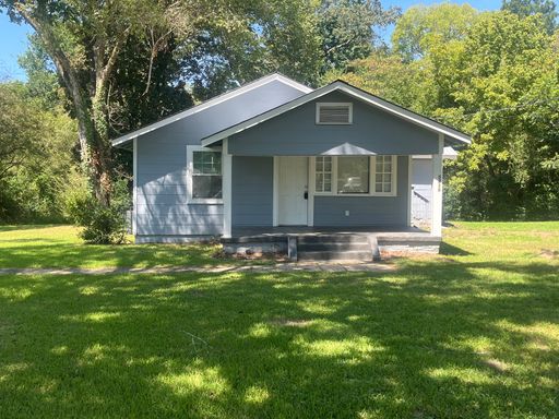 Move in Ready: 4 bedroom- 2 bath Beauty!