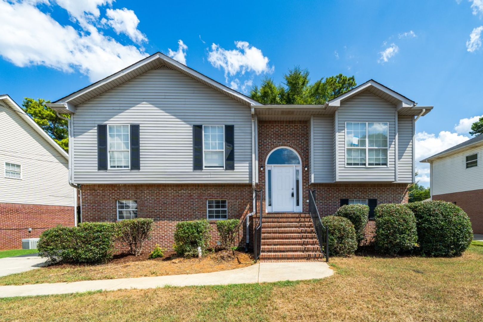 Bessemer House: 429 Surrey Cir