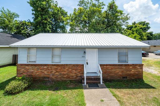 Beautiful 3-Bedroom Home with Granite Countertops! – photo 1