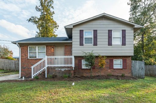 Move-In Ready 4BR Beauty – Granite, Hardwood & Fully Fenced Yard – photo 1
