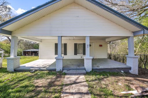 Adorable & Move-In Ready! Spacious 3BR in Cordova with Granite & Big Yard!