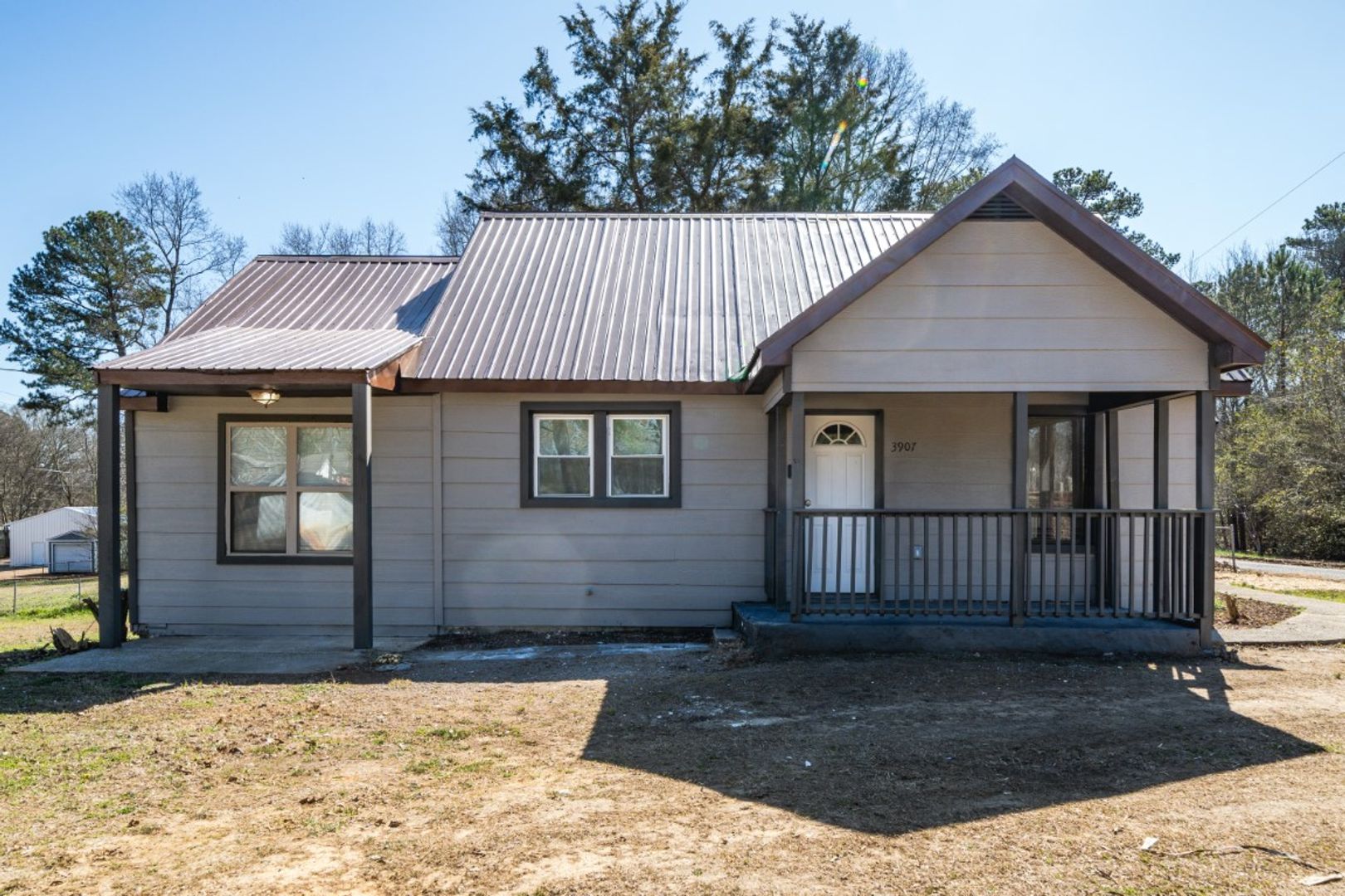 Adamsville House: 3907 Midway Rd