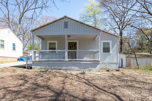 Move-In Ready Modern Makeover! Spacious 4-Bedroom Gem You’ll Love!