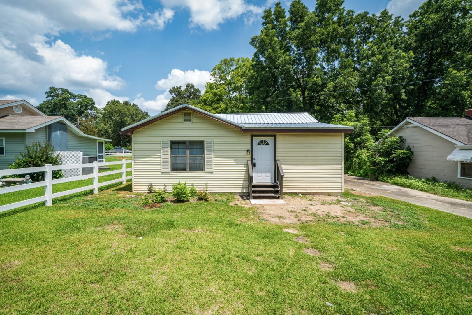 Graysville House: 246 1st Avenue NW