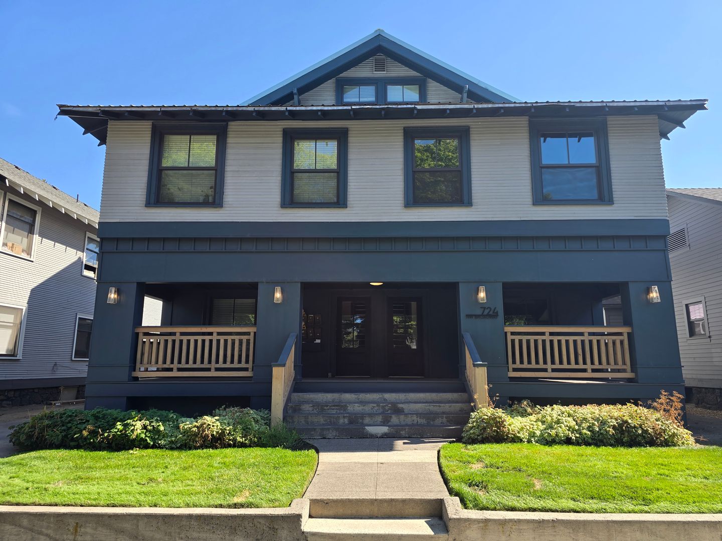 Bend Apartment: 734 NW Broadway St.