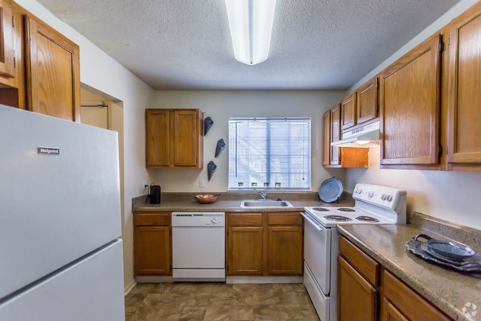 Memphis Apartment: 6371 Winchester Rd,