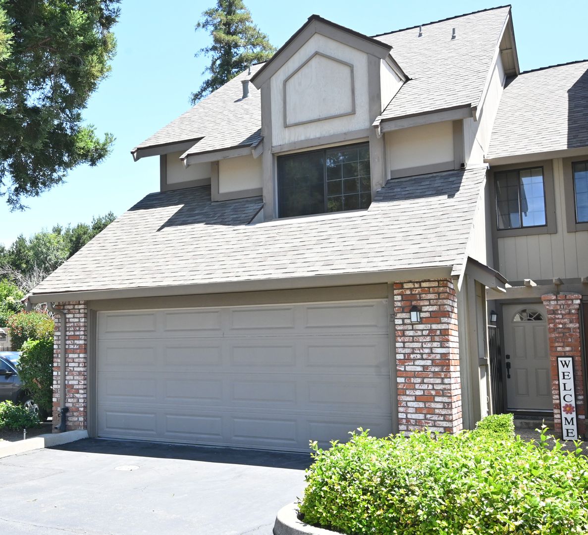 Campbell House: 347 W Rincon Ave #E