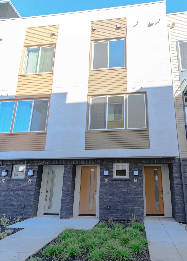 San Jose Condo: 182 Nexus Loop