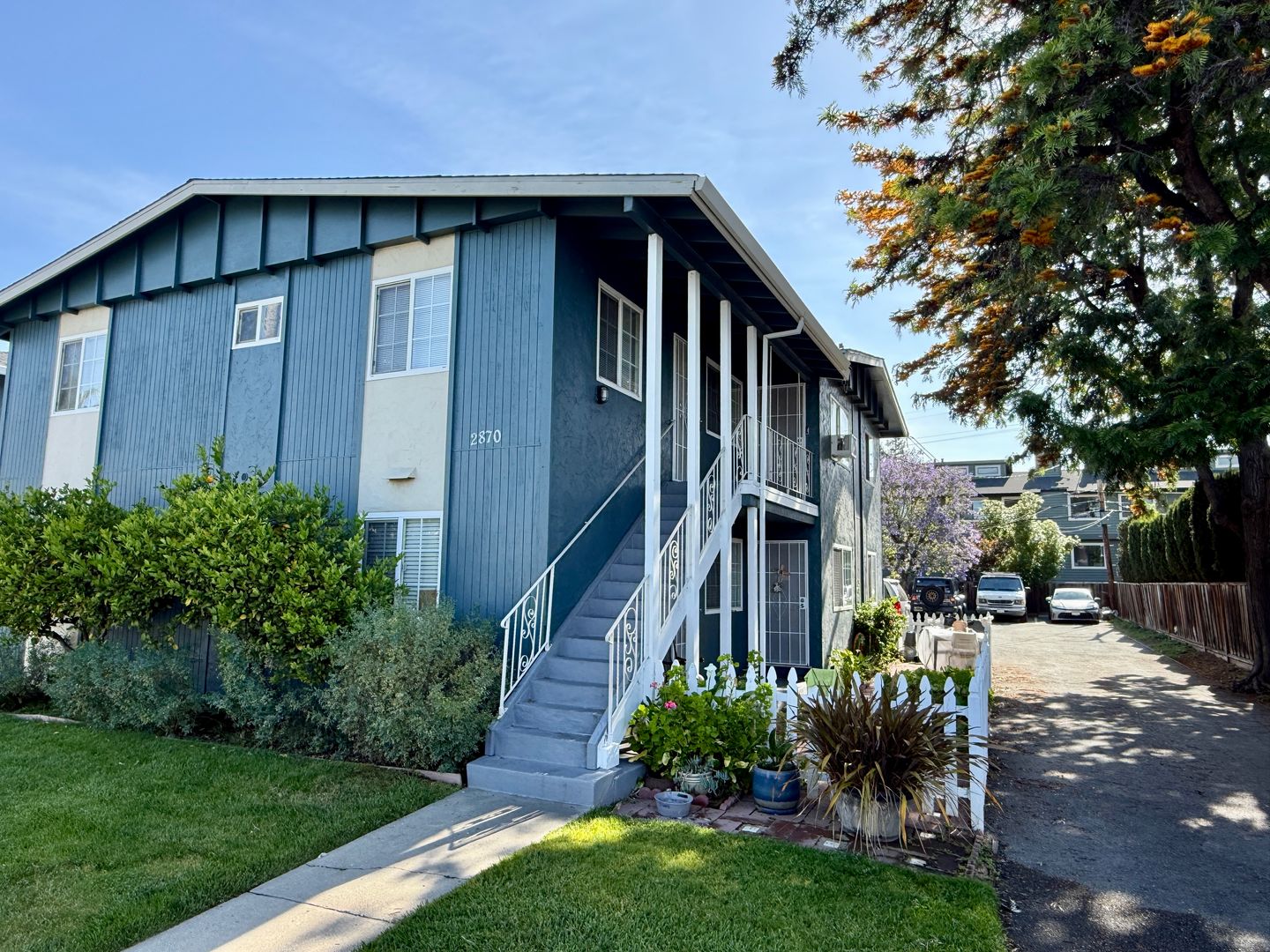 Campbell Apartment: 2870 Joseph Ave