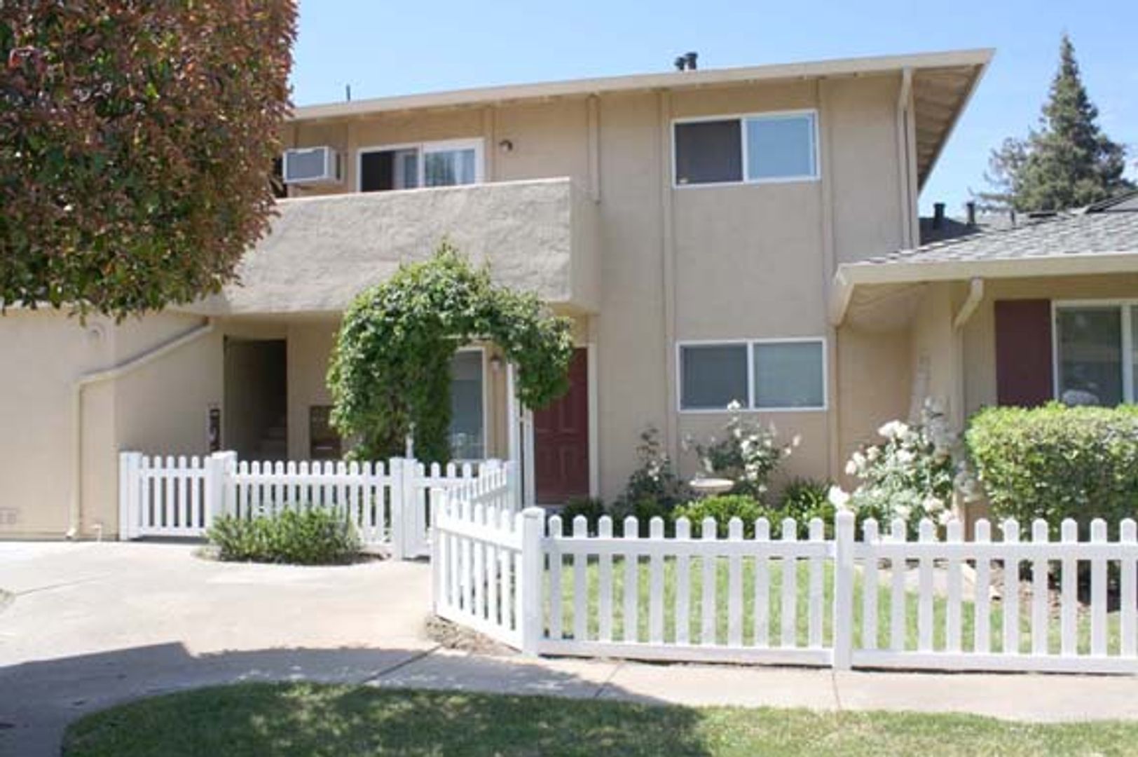 San Jose Apartment: 1820 Southwest Expressway
