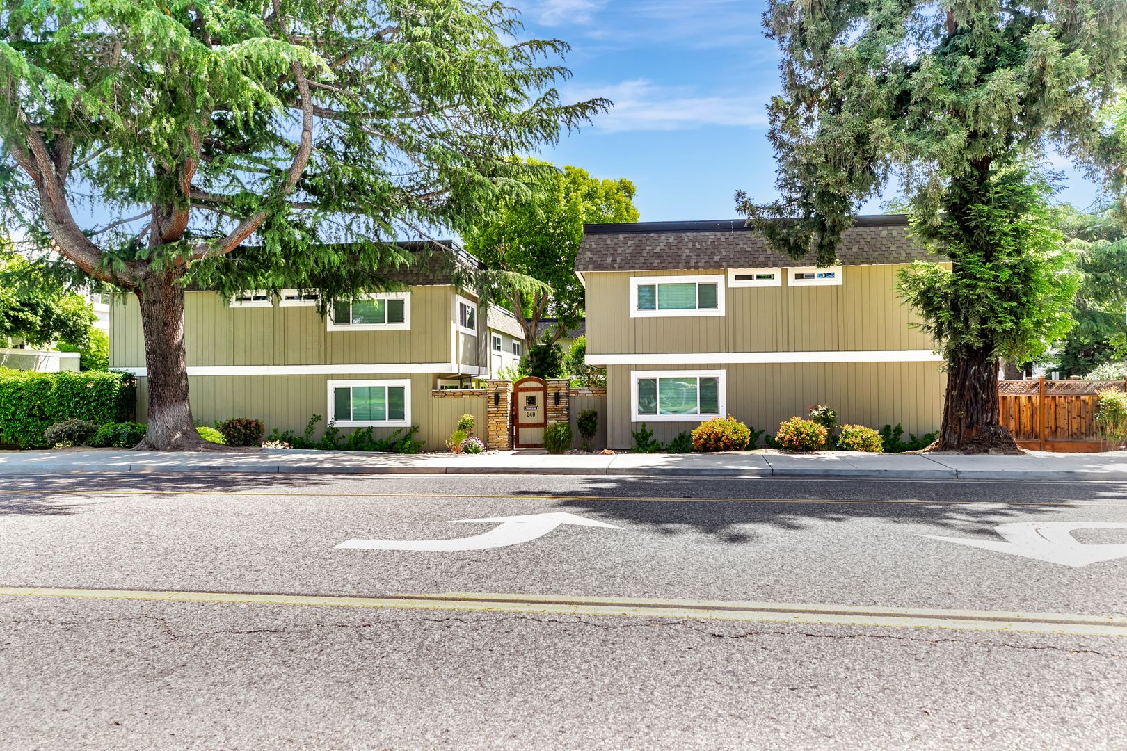 Campbell Apartment: 240 Union Ave