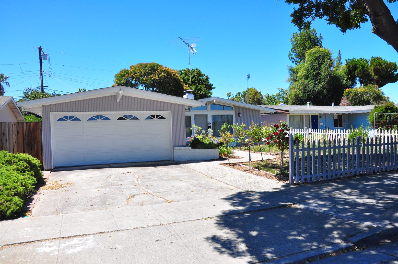 Sunnyvale House: 1218 Sandia Ave