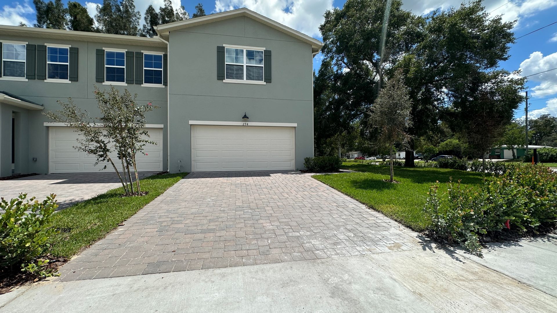 Casselberry House: 294 NE Triplet Dr
