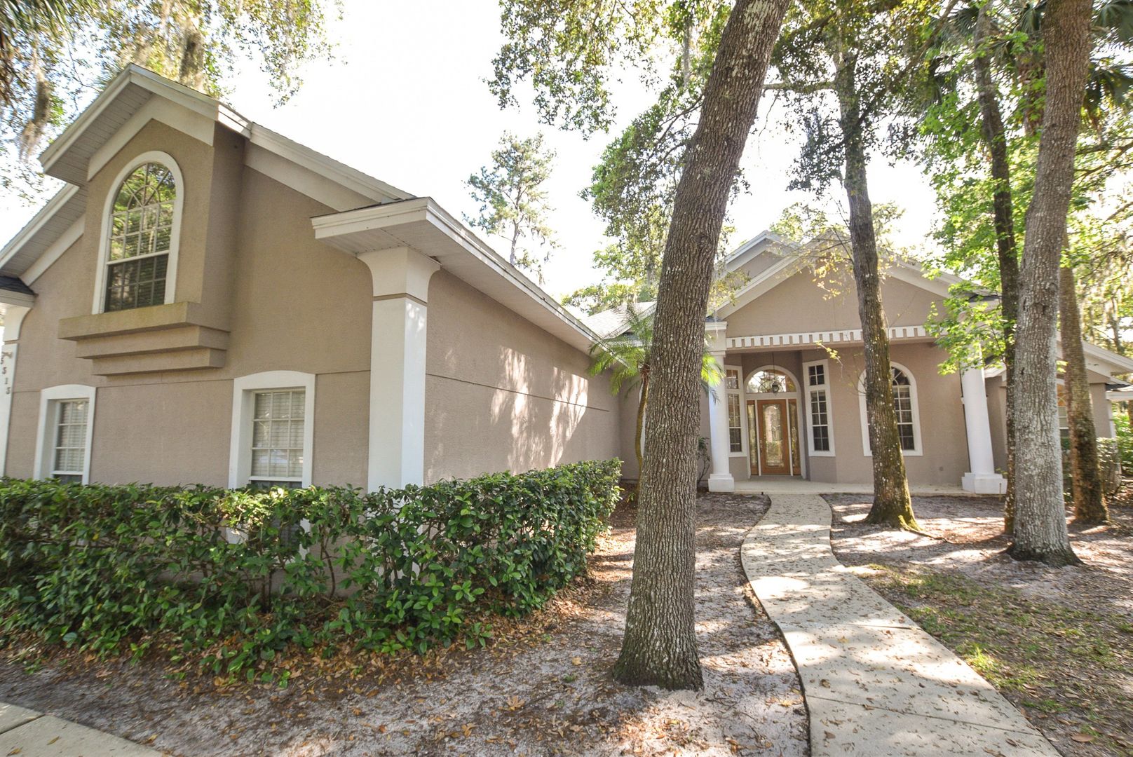 Sanford House: 5313 Lake Bluff Terrace