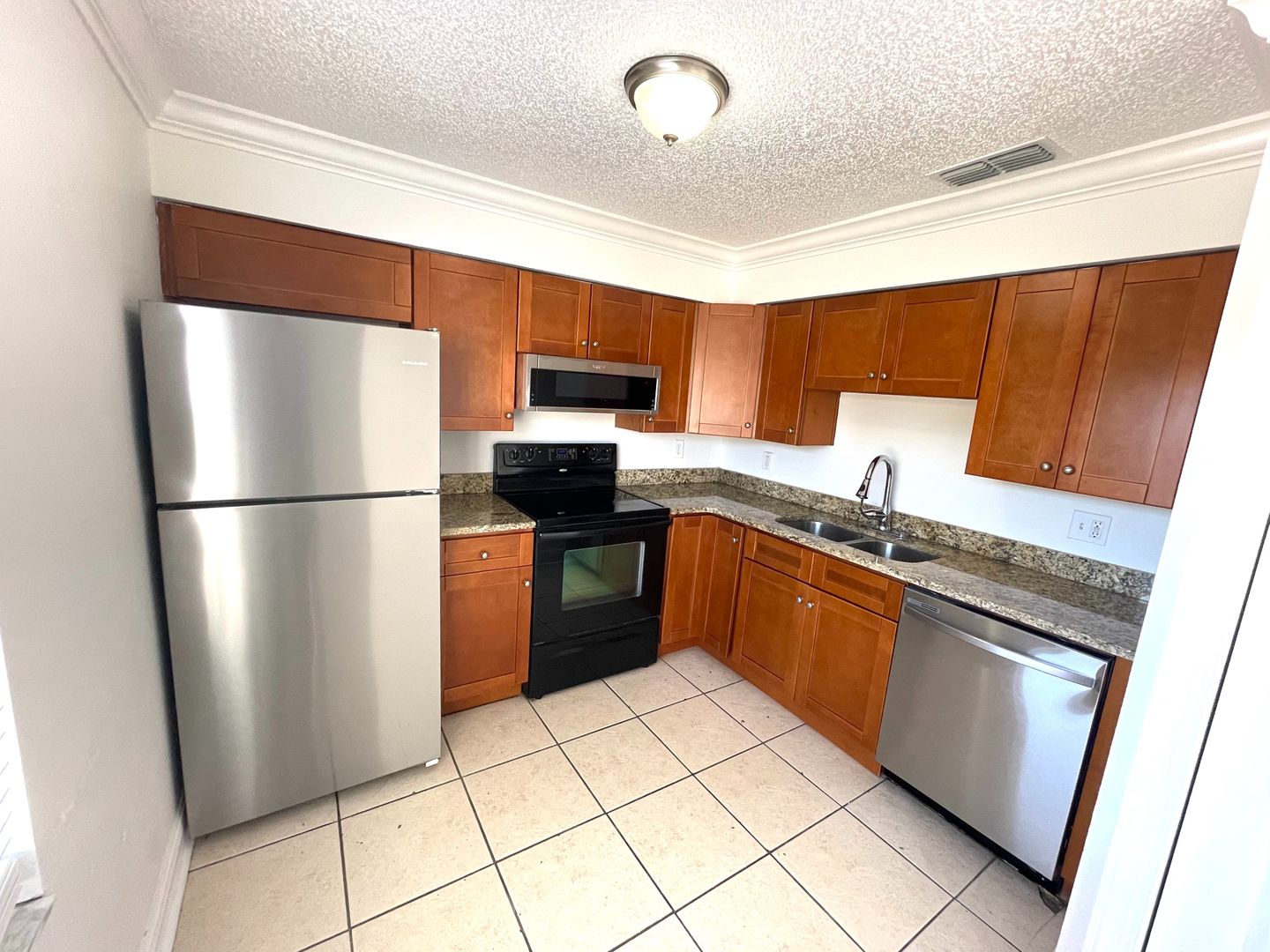 Tampa Apartment: 910 Alicia Avenue