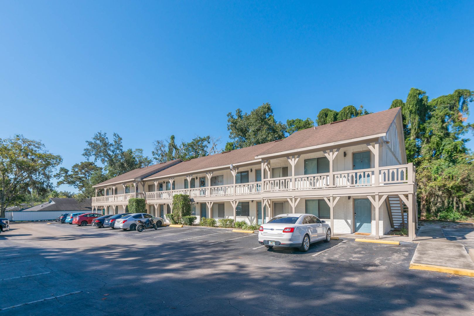 Camelot Apartments 26 of 31