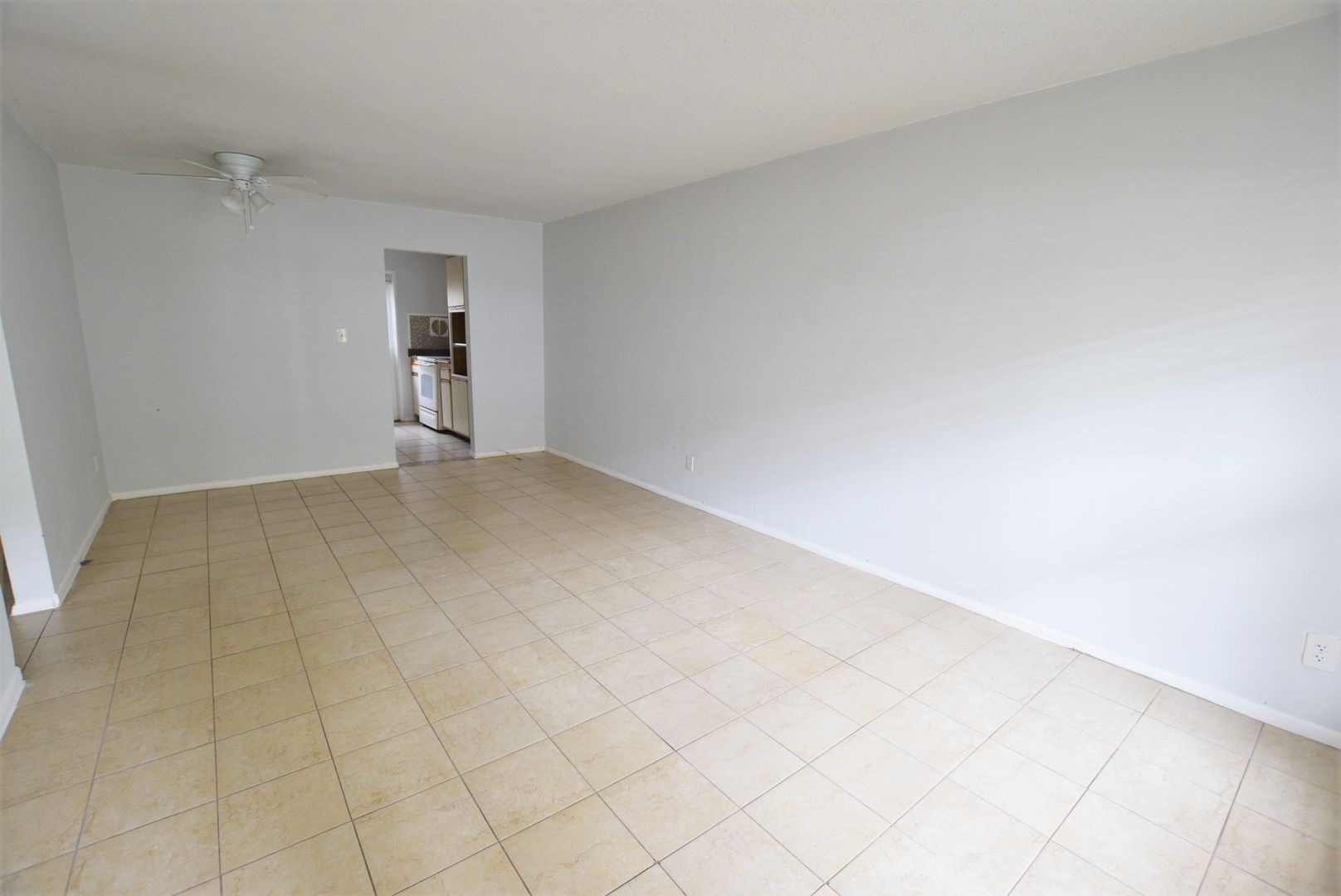 Orlando Apartment: 200 Agnes Court