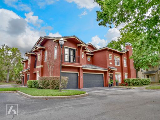 Inviting 3 Bed 2 Bath Gated Spacious Condo in Lake Mary, FL near Heathrow – photo 1