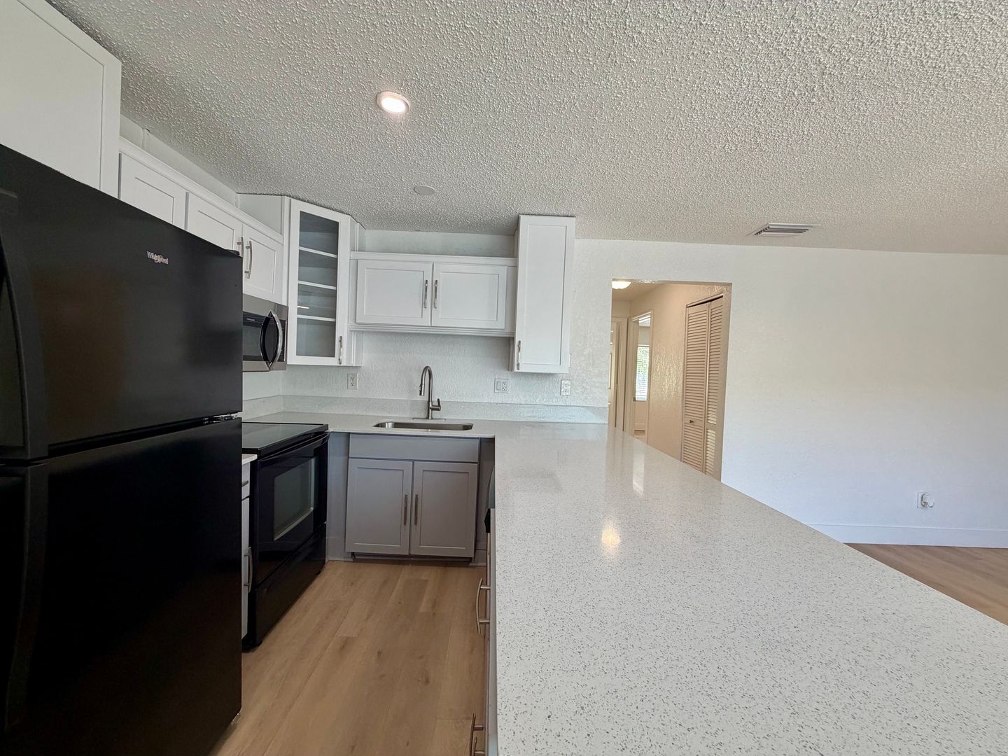 Tampa Apartment: 5215 S Westshore Blvd