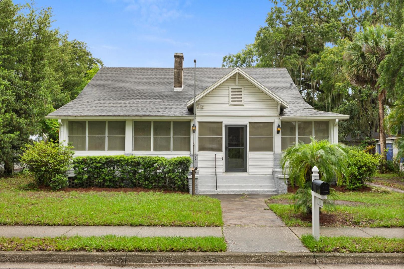 Winter Garden House: 40 W Smith St