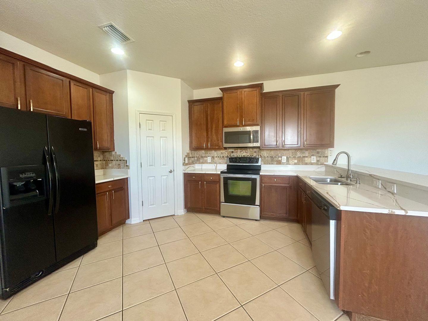 Riverview House: 12805 Avelar Manor Pl