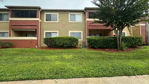 Updated Second floor 2BR/2BA Condo in Oxford Square | Water & Sewer Included – photo 1