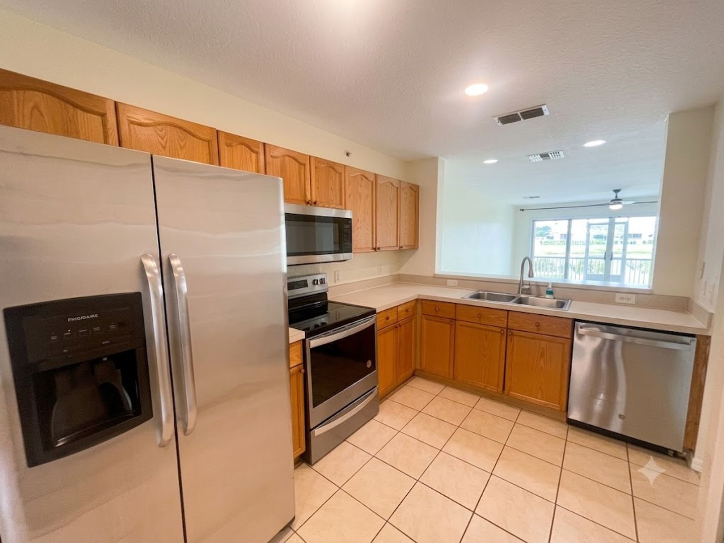 Kissimmee House: 2607 Emerald Lake Ct