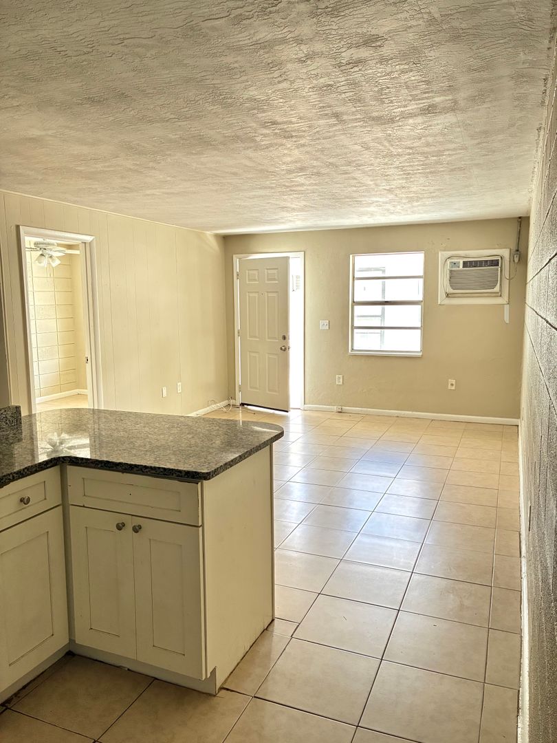 Melbourne Apartment: 5 Circle Avenue