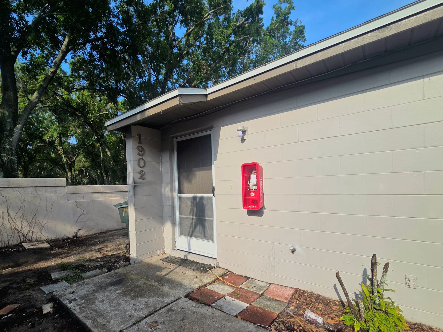Lakeland House: 1902 Crystal Grove Dr