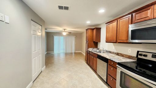 2 Bedroom 2.5 Bath ONE MONTH FREE FOR IMMEDIATE MOVE IN!!