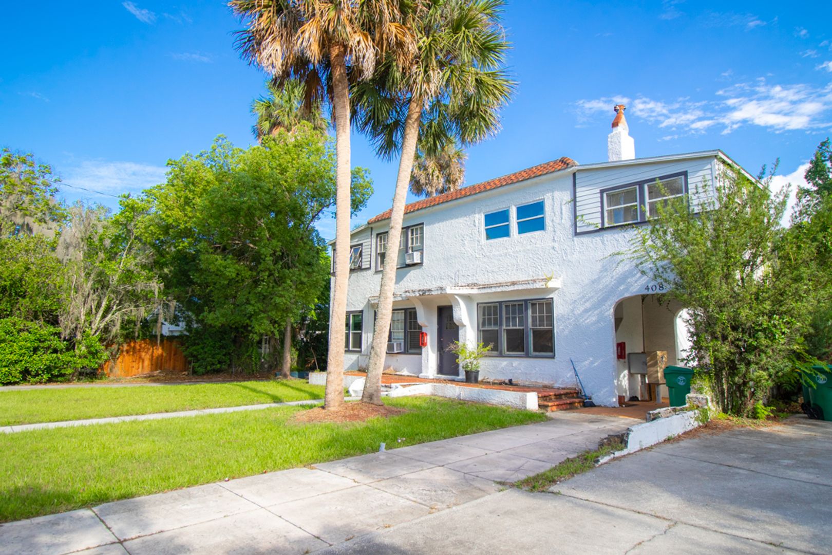 Deland Apartment: 408 W Howry Ave