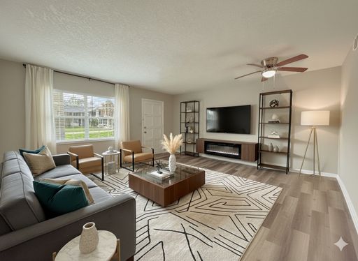 Modern Living in Historic Downtown DeLand: Renovated 1-Bedroom at Carriage House – photo 1