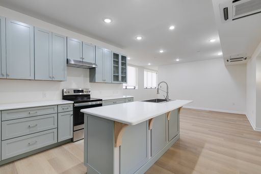 Magnificent 1 bedroom 1 bathroom apartment - GREAT LOCATION! – photo 1