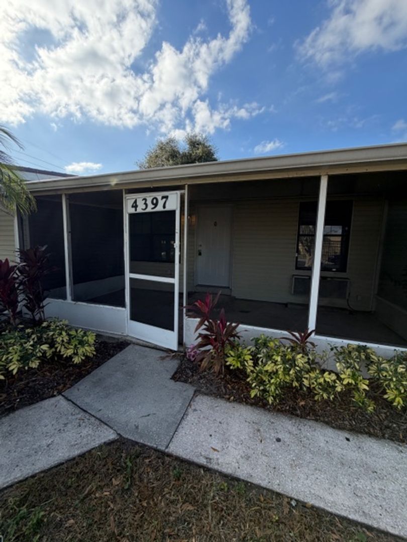 Orlando Apartment: 4001 E Michigan St