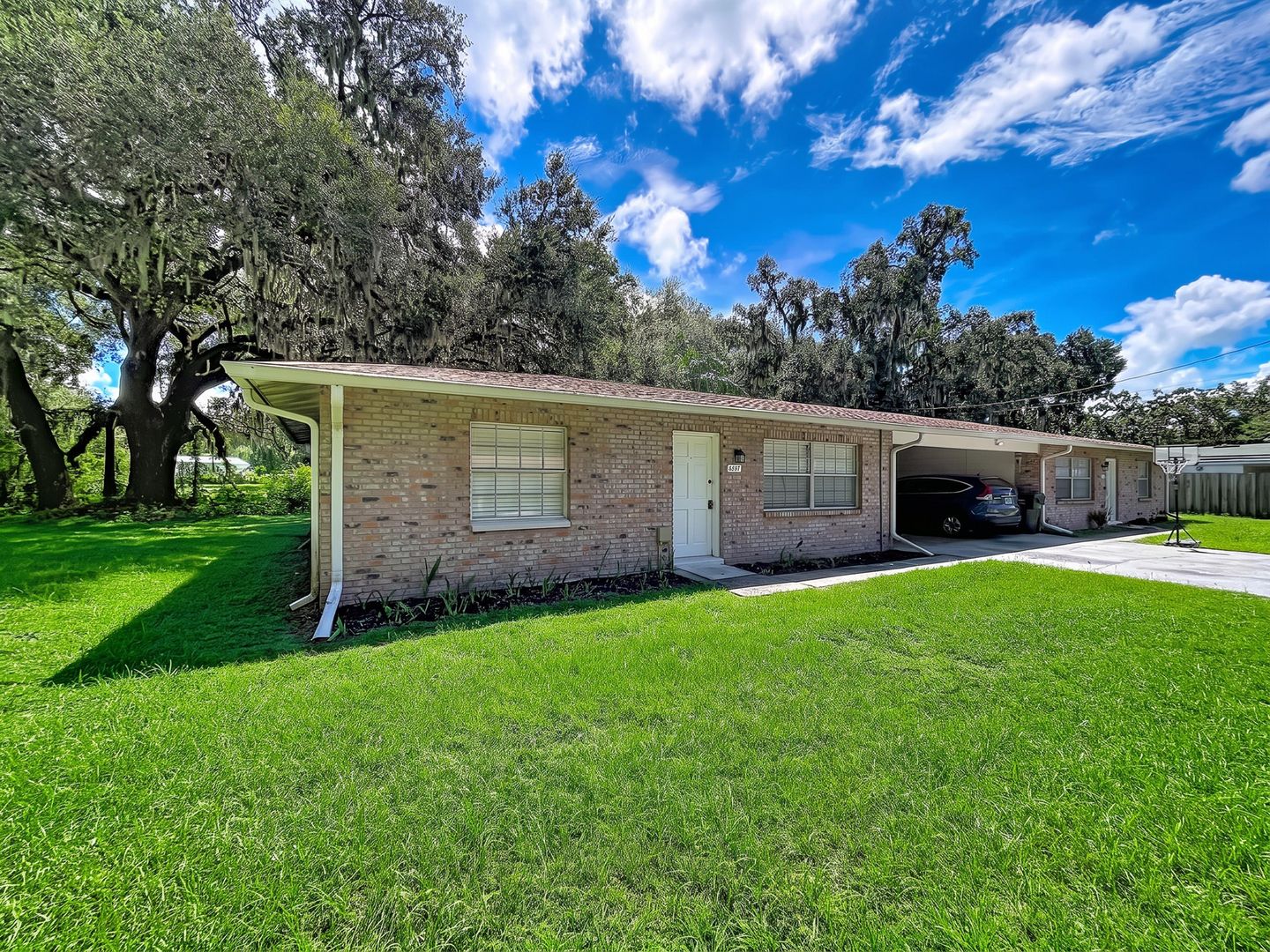 Lakeland House: 4717 Fernery Ln