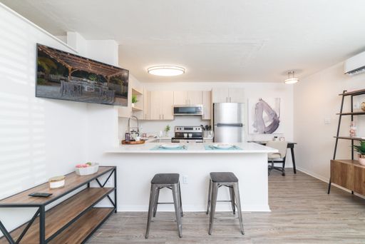 ONE MONTH FREE!!! Only $250 Moves you in!!! MOVE IN TODAY! – photo 1