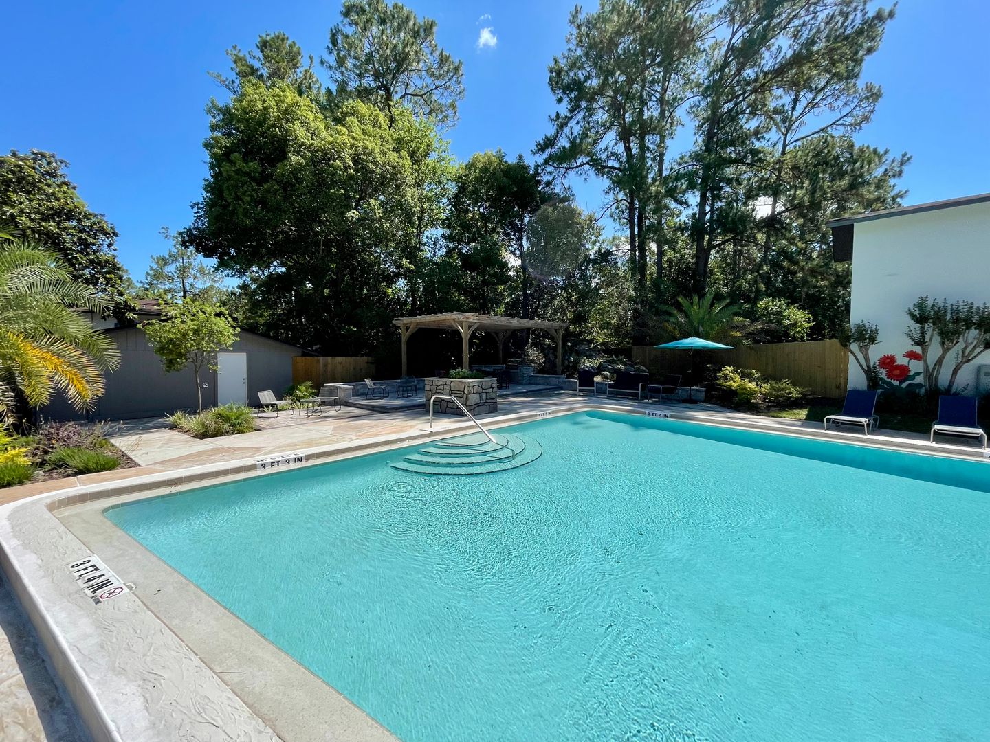 Pool at Hammocks off Newberry (4 of 8)