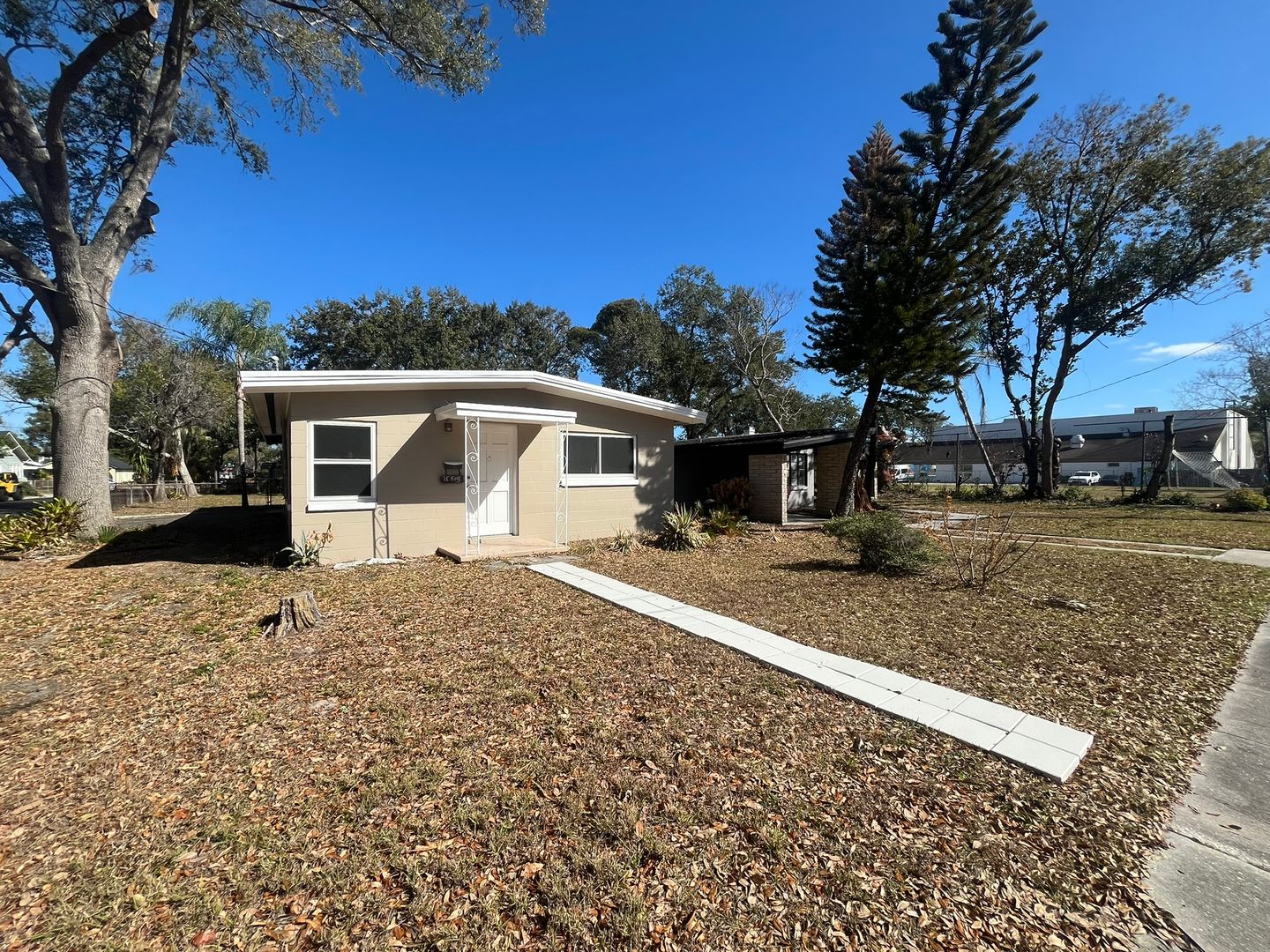 Orlando House: 1 E King St