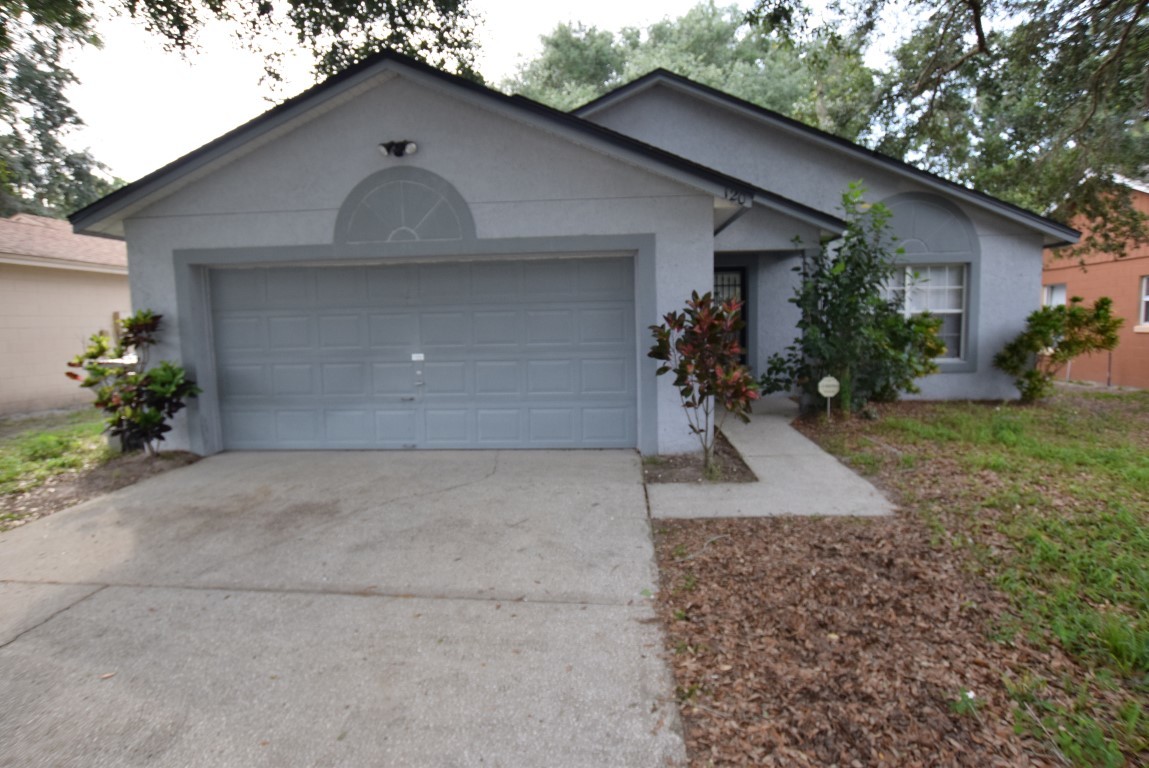 Apopka House: 120 N. Cervidae Drive