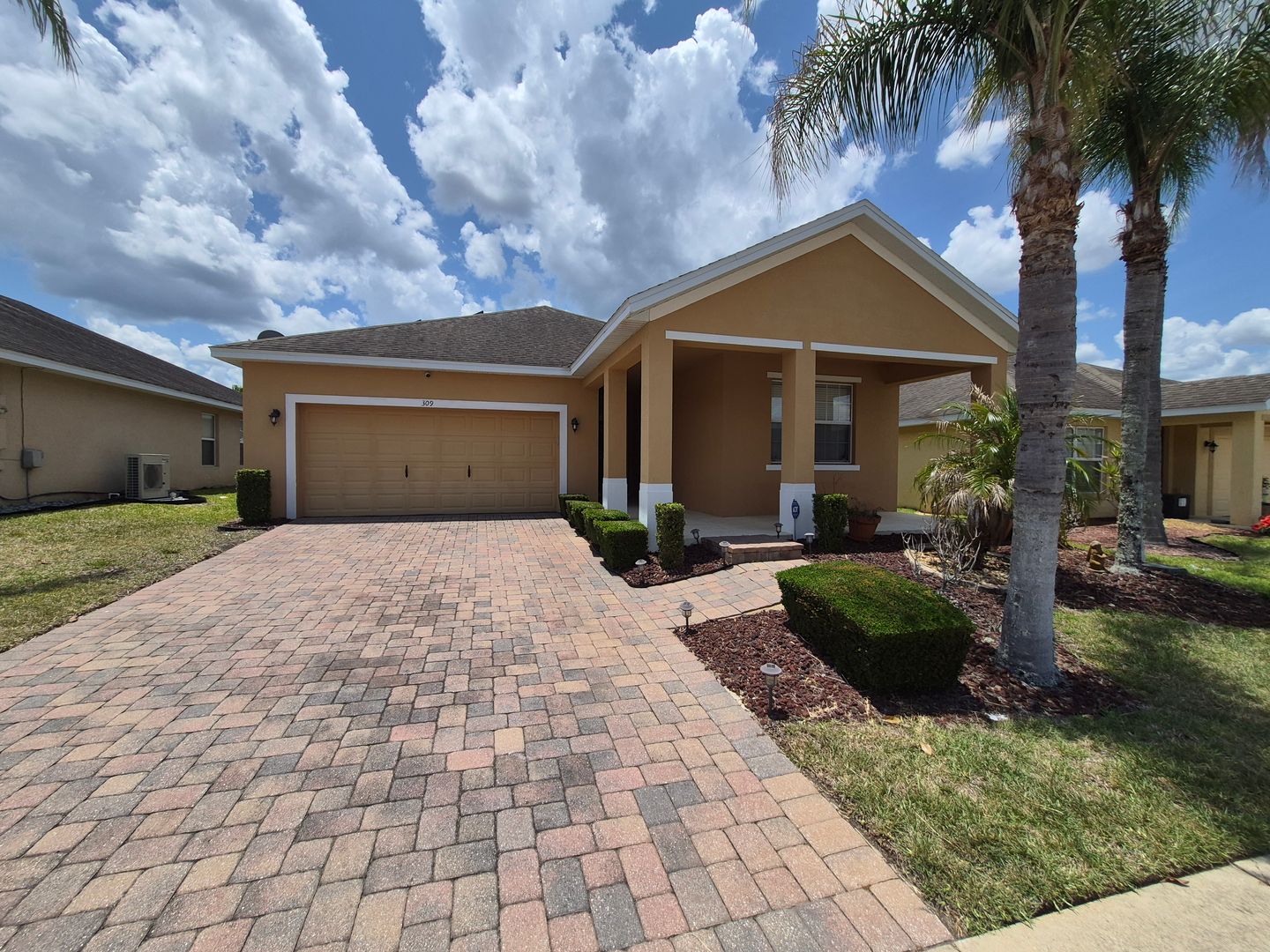Davenport House: 309 Vizcay Way