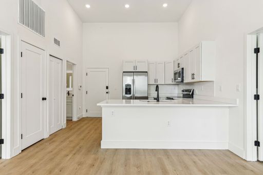 The Milk Stacks: Boutique Luxury Living in Downtown Orlando's Milk District – photo 1